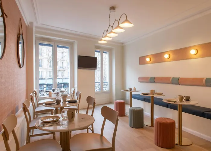 Hotel Avama Prony Parigi
